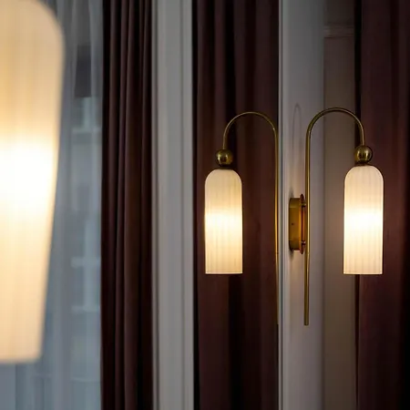 Stylish In With Air Conditioning, Close To The Market Square By Renters Prestige Appartement