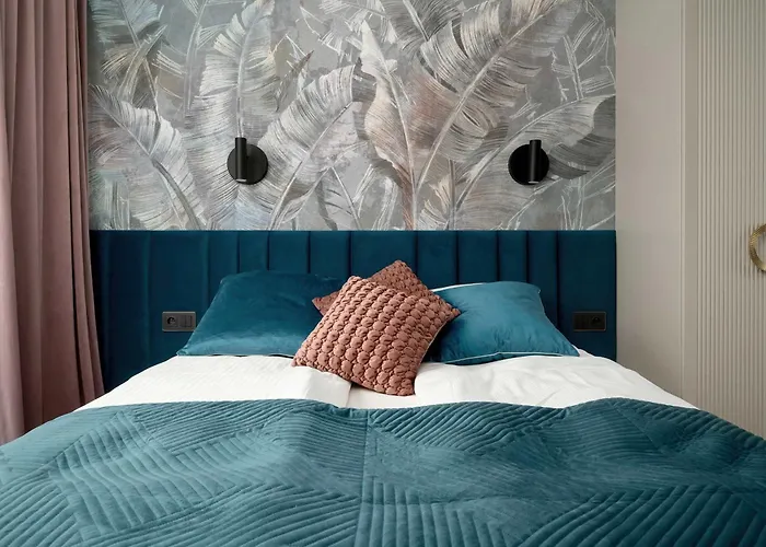 Stylish In With Air Conditioning, Close To The Market Square By Renters Prestige Breslau