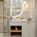 דירה Stylish In With Air Conditioning, Close To The Market Square By Renters Prestige *