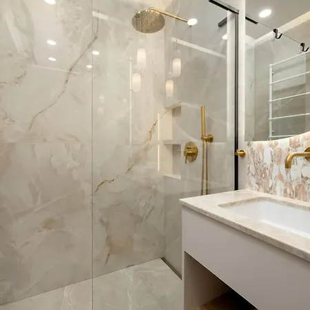 アパート Stylish In With Air Conditioning, Close To The Market Square By Renters Prestige *