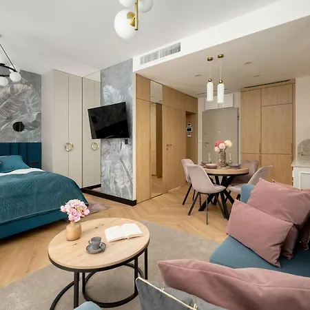 Stylish In With Air Conditioning, Close To The Market Square By Renters Prestige Apartman *