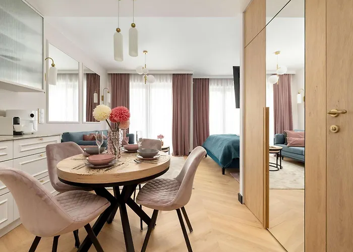 Stylish In With Air Conditioning, Close To The Market Square By Renters Prestige Wrocław